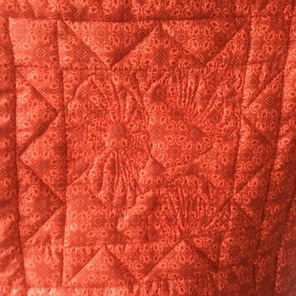 Brand new Hand Crafted Poppies Quilt - Picture 13 of 15